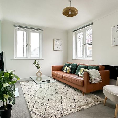 Luxury 2 Bedroom City Centre Apartment - Secure Parking - Amazing Location! Canterbury Exterior photo