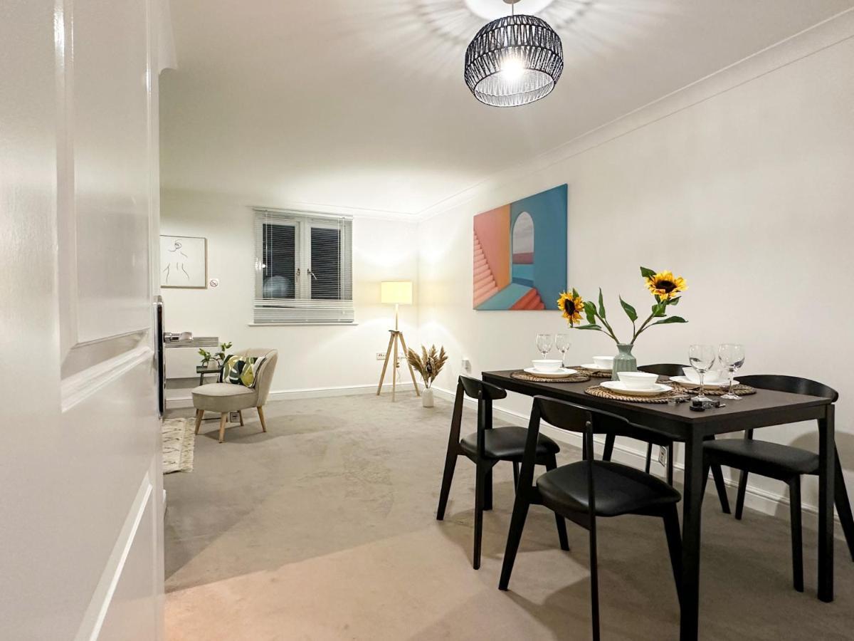 Luxury 2 Bedroom City Centre Apartment - Secure Parking - Amazing Location! Canterbury Exterior photo