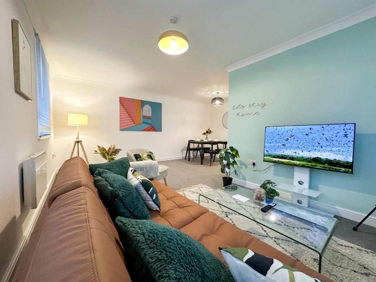 Luxury 2 Bedroom City Centre Apartment - Secure Parking - Amazing Location! Canterbury Exterior photo
