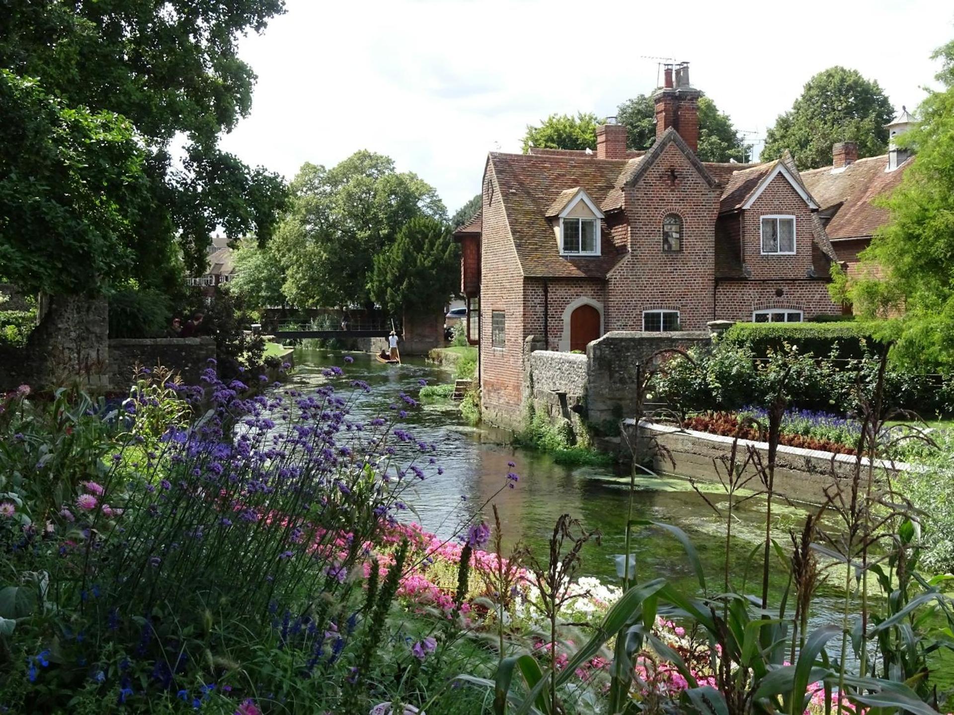 Luxury 2 Bedroom City Centre Apartment - Secure Parking - Amazing Location! Canterbury Exterior photo