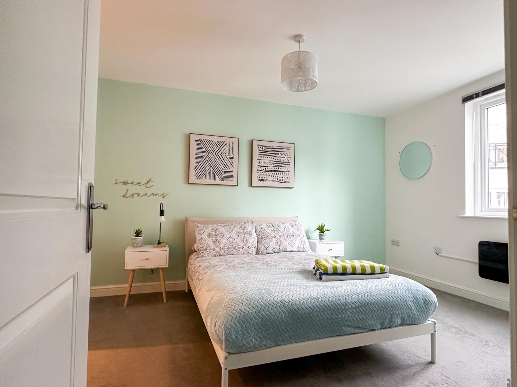Luxury 2 Bedroom City Centre Apartment - Secure Parking - Amazing Location! Canterbury Exterior photo