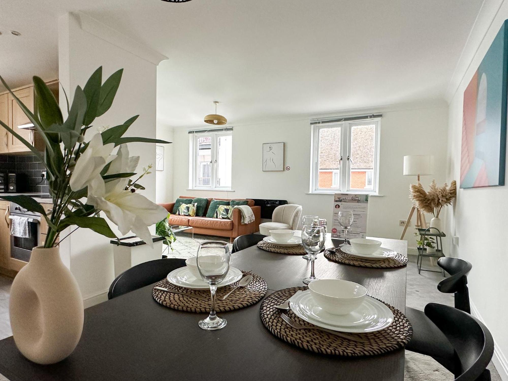 Luxury 2 Bedroom City Centre Apartment - Secure Parking - Amazing Location! Canterbury Exterior photo